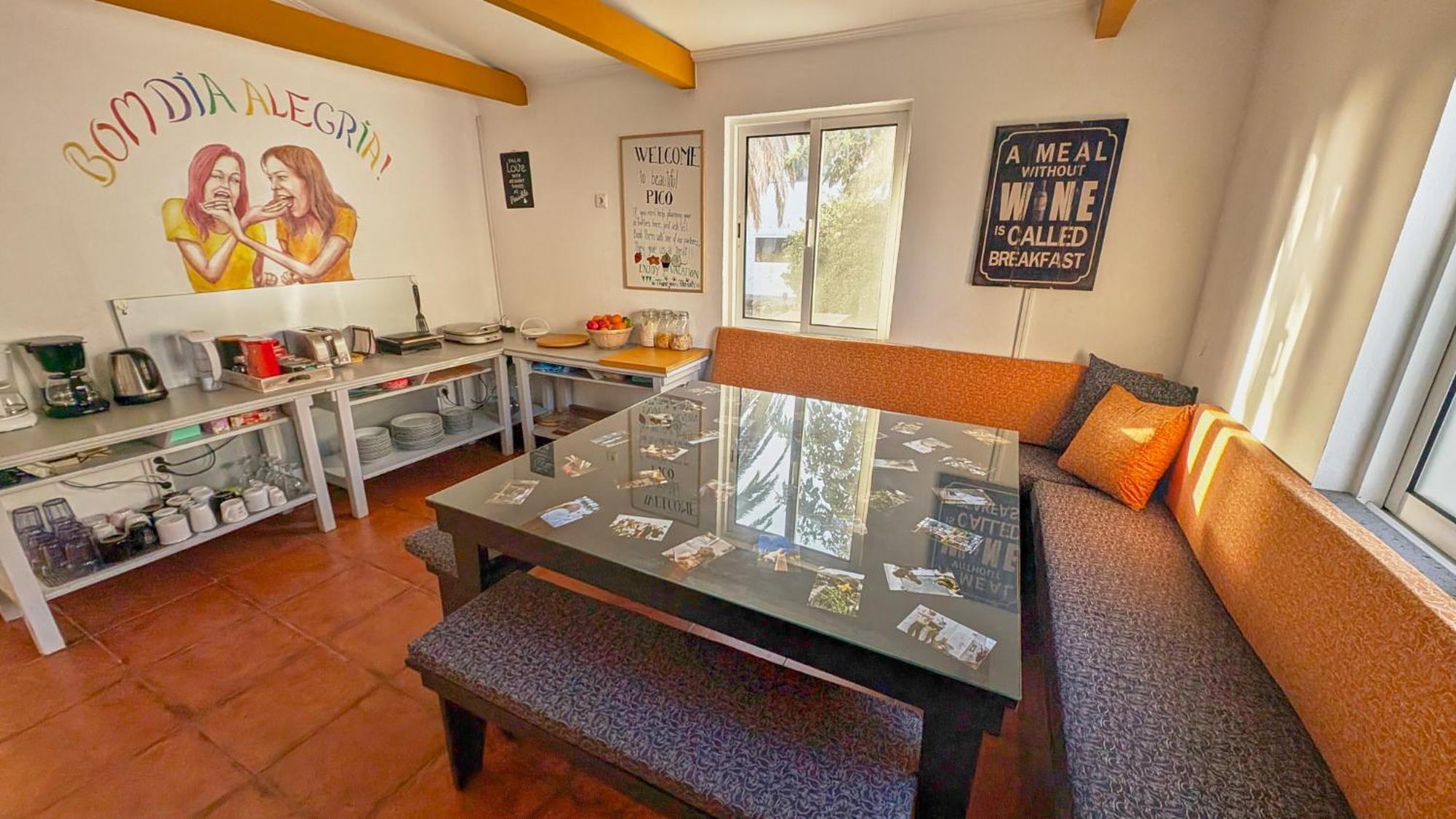Loving Strangers Hostel Madalena  Esterno foto