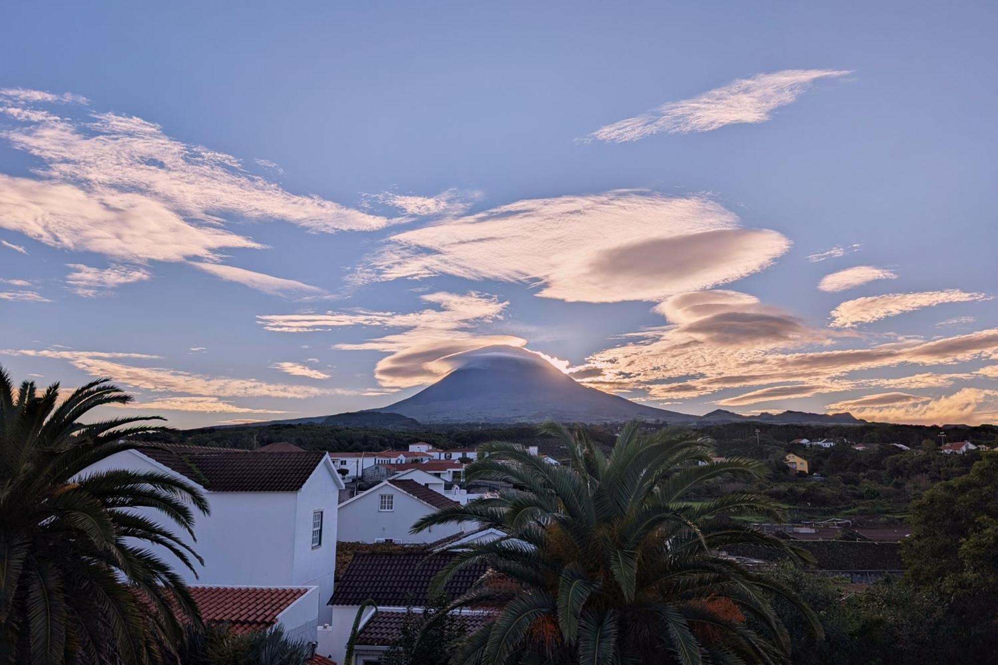 Loving Strangers Hostel Madalena  Esterno foto